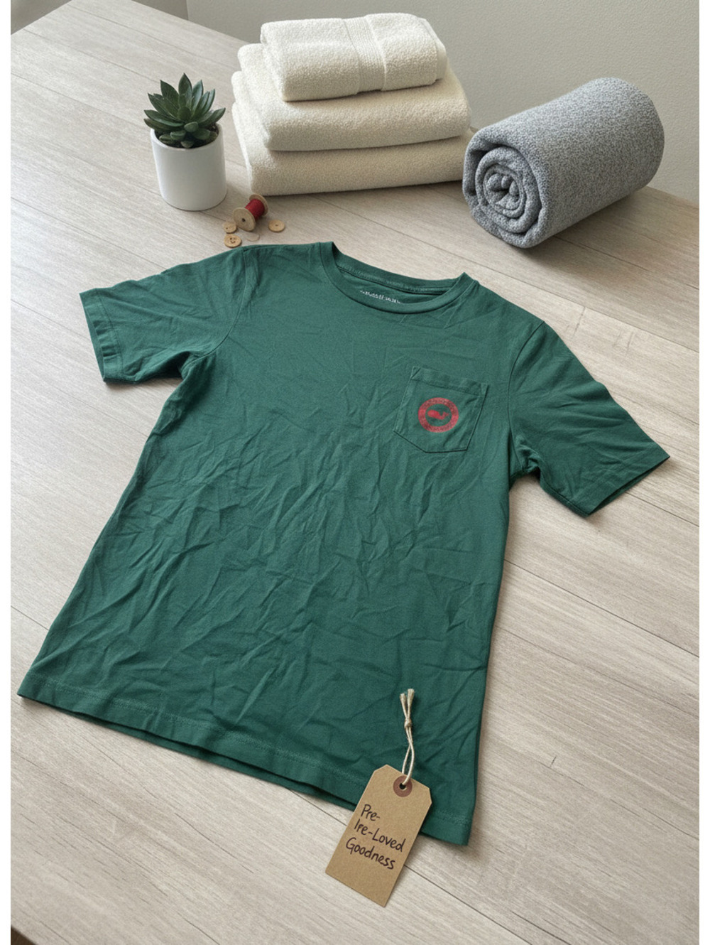 Vineyard Vines Men's Green Short Sleeve T-Shirt with Red Whale Logo, Size S